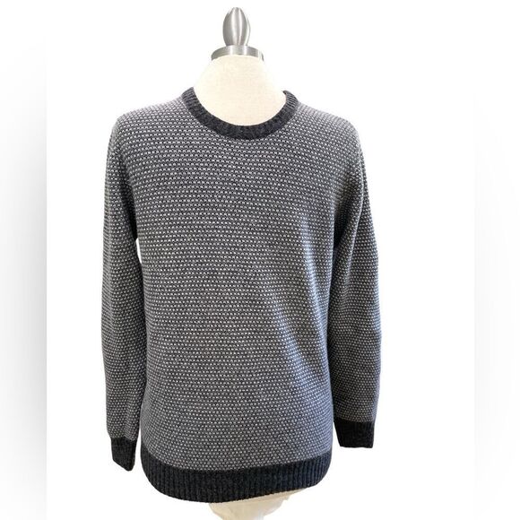 Arctcx prima linea made in Italy gray white honeycomb knit pattern brand new - Picture 1 of 3